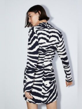 H&M black and white zebra print wrap dress with cowl neck n long sleeves Size S